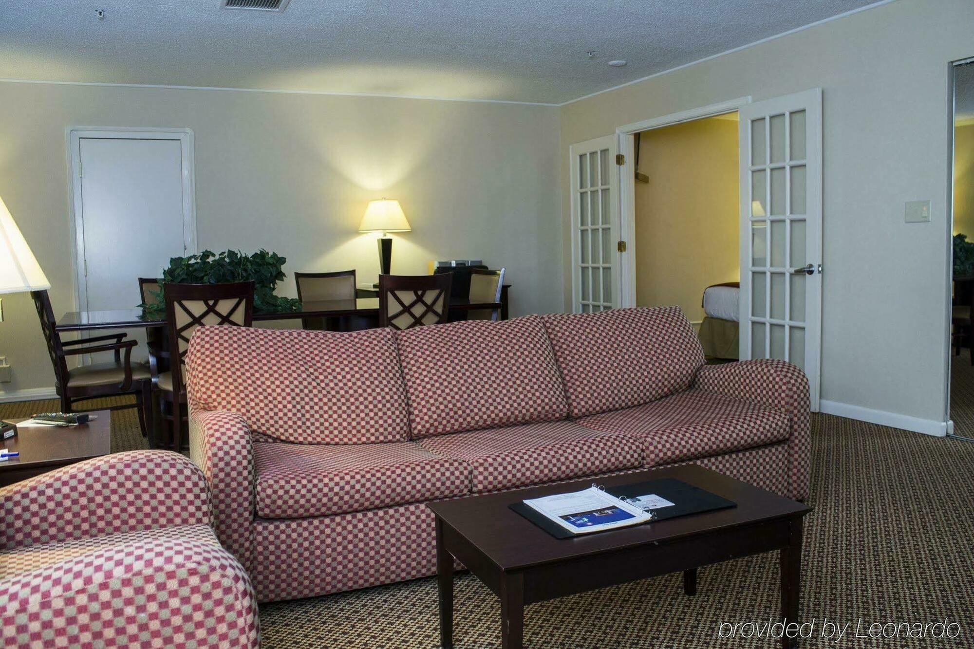 Holiday Inn Express & Suites Springfield By Ihg Dış mekan fotoğraf